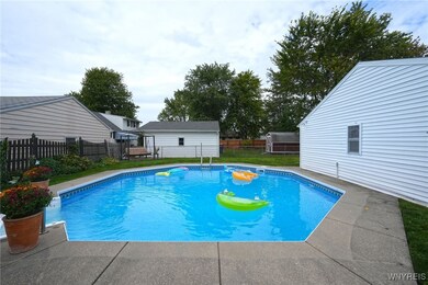 5757 Diana Ln, Lake View, NY 14085 - photo 4