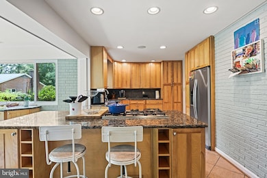 8633 Janet Ln, Vienna, VA 22180 - photo 7