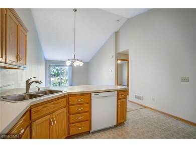 4-web-or-mls-Kitchen 2