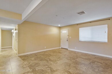 1215 W Tyson St-11