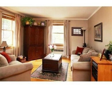 116 Floral St unit 4, Newton Highlands, MA 02461 - photo 2