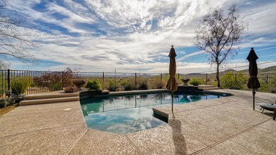1548 W Galvin St-10