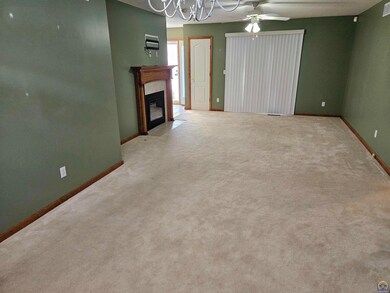 1412 SW Woodhull Ct, Topeka, KS 66604 - photo 4