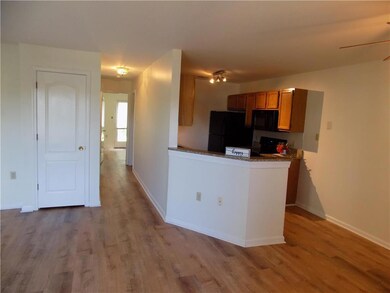 122 Lindfield Cir, Macungie, PA 18062 - photo 2