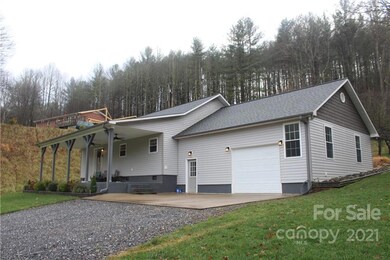 467 Bradford Rd, Burnsville, NC 28714 - photo 2