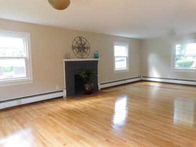 1 Carleton Rd, Rochdale, MA 01542 - photo 5