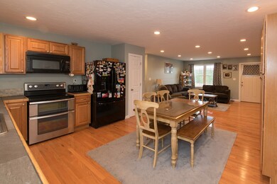 1 Marszalkowski St, Blackstone, MA 01504 - photo 4