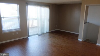 9101 Aspenpark Ct, Lorton, VA 22079 - photo 4