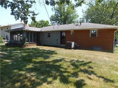 1302 Gumwood Dr, Columbus, OH 43229 - photo 2