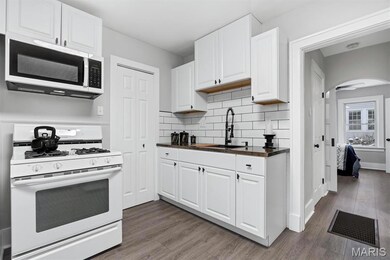 unlisted-address, Saint Louis, MO 63114 - photo 5