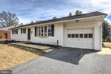 299 Sun Valley Dr, Leola, PA 17540 - photo 2