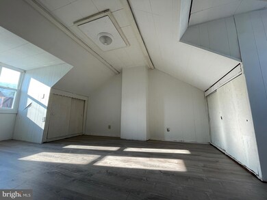 1156 N 11th St, Reading, PA 19604 - photo 6