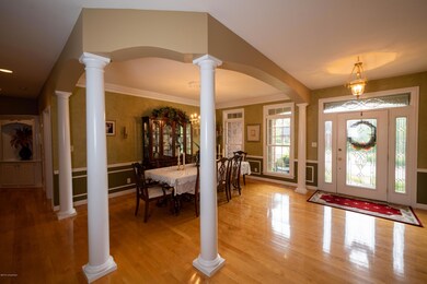 Foyer/Dining