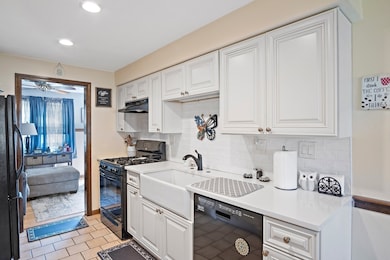 109 Apache Way, Tewksbury, MA 01876 - photo 6