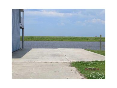 Land/Lot. RIGHT LOT FOR EXTRA PARKING, ETC.