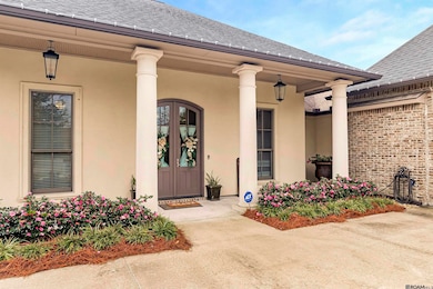 5422 Cypress Point Ln, Gonzales, LA 70737 - photo 2