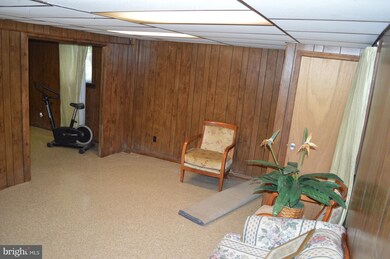 8904 Robin Place, Laurel, MD 20708 - photo 7