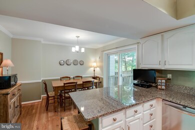9589 Lindenbrook St, Fairfax, VA 22031 - photo 6