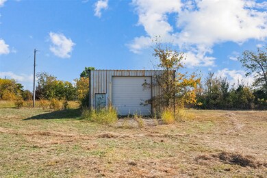 823 W Saunders St, Trenton, TX 75490 - photo 5