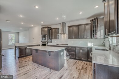 9219 Garrettson Cir, Perry Hall, MD 21128 - photo 3