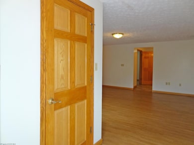 1609 Bergamont St, Morgantown, WV 26505 - photo 2