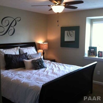 4519 N Thornhill Dr unit 104C, Peoria, IL 61615 - photo 5