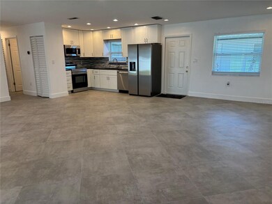 5815 Erin Ln S unit D, Saint Petersburg, FL 33712 - photo 4