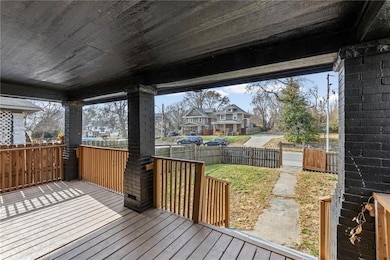 3509 Brooklyn Ave, Kansas City, MO 64109 - photo 5