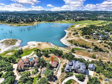 Community center with access to Canyon Lake
