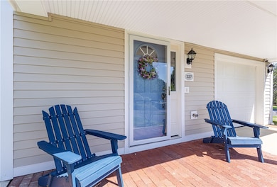 327 Corey Ln, Middletown, RI 02842 - photo 3