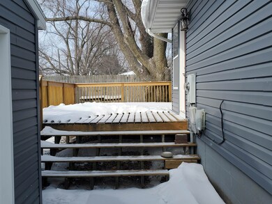 2207 Sunnyside Cir, Cedar Falls, IA 50613 - photo 3