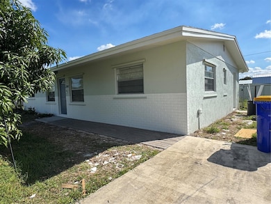 1748 SE Monroe St, Stuart, FL 34997 - photo 2