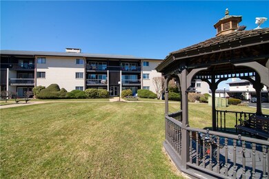 400 Narragansett Pkwy unit 3, Warwick, RI 02888 - photo 4