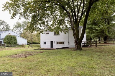 139 W Sandy Ridge Rd, Doylestown, PA 18901 - photo 5