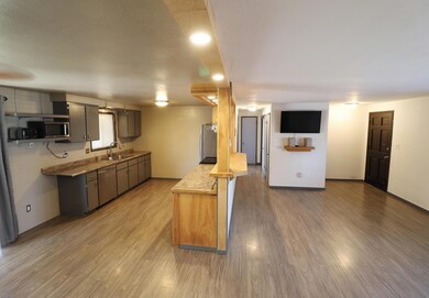 1115 N 5th St, Central Point, OR 97502 - photo 5