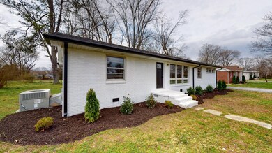 119 Pickle St, Shelbyville, TN 37160 - photo 4