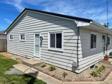 807 36th St SE, Cedar Rapids, IA 52403 - photo 5