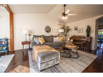 4128 Forsythia St, Springfield, OR 97478 - photo 5