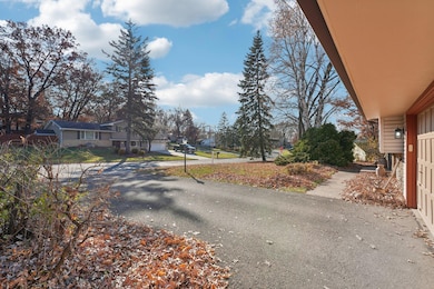 1051 Tiller Ln, Saint Paul, MN 55126 - photo 6