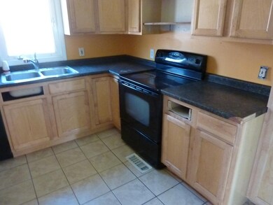 243 S Main St, Seabrook, NH 03874 - photo 4