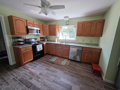 304 4th St, Delhi, IA 52223 - photo 4