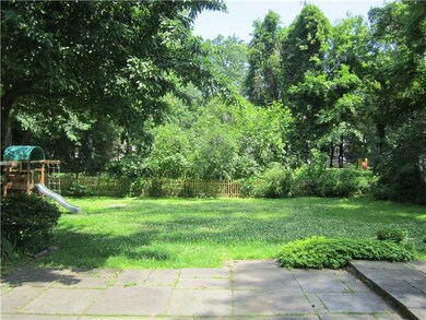 37 Midbrook Ln, Old Greenwich, CT 06870 - photo 2