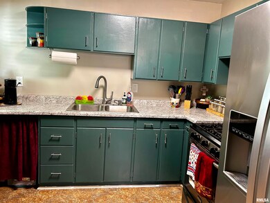 1633 N Ottawa St, Lincoln, IL 62656 - photo 4