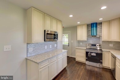 23435 Peach Tree Rd, Clarksburg, MD 20871 - photo 7