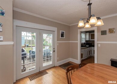 911 W 16th St, Davenport, IA 52804 - photo 4