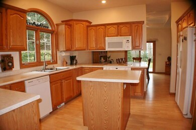 954 Kingsway Cir, Howard, OH 43028 - photo 7