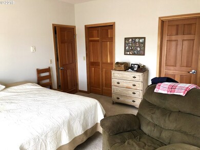 Bedroom, Primary