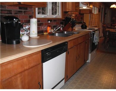 15 Raymond Dr, Cumberland, RI 02864 - photo 5