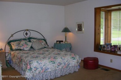 34 Village Dr, Stroudsburg, PA 18360 - photo 5