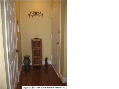 65 Elmwood Park Dr unit 27, Staten Island, NY 10314 - photo 2